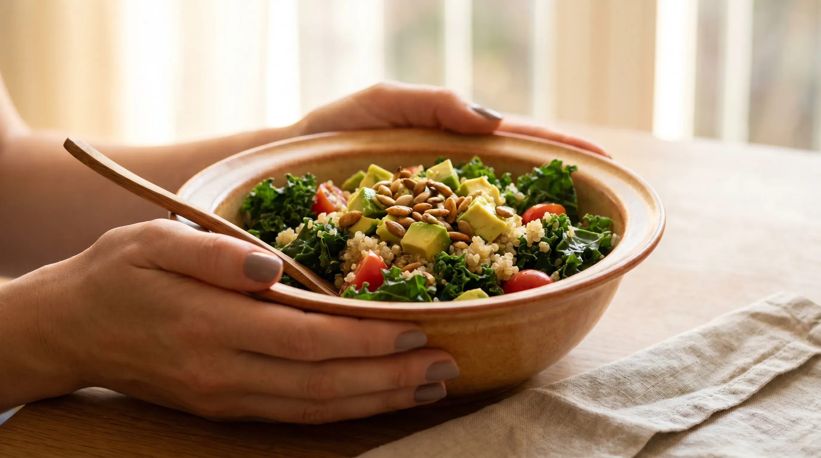 Avocado Quinoa Grünkohl Salat