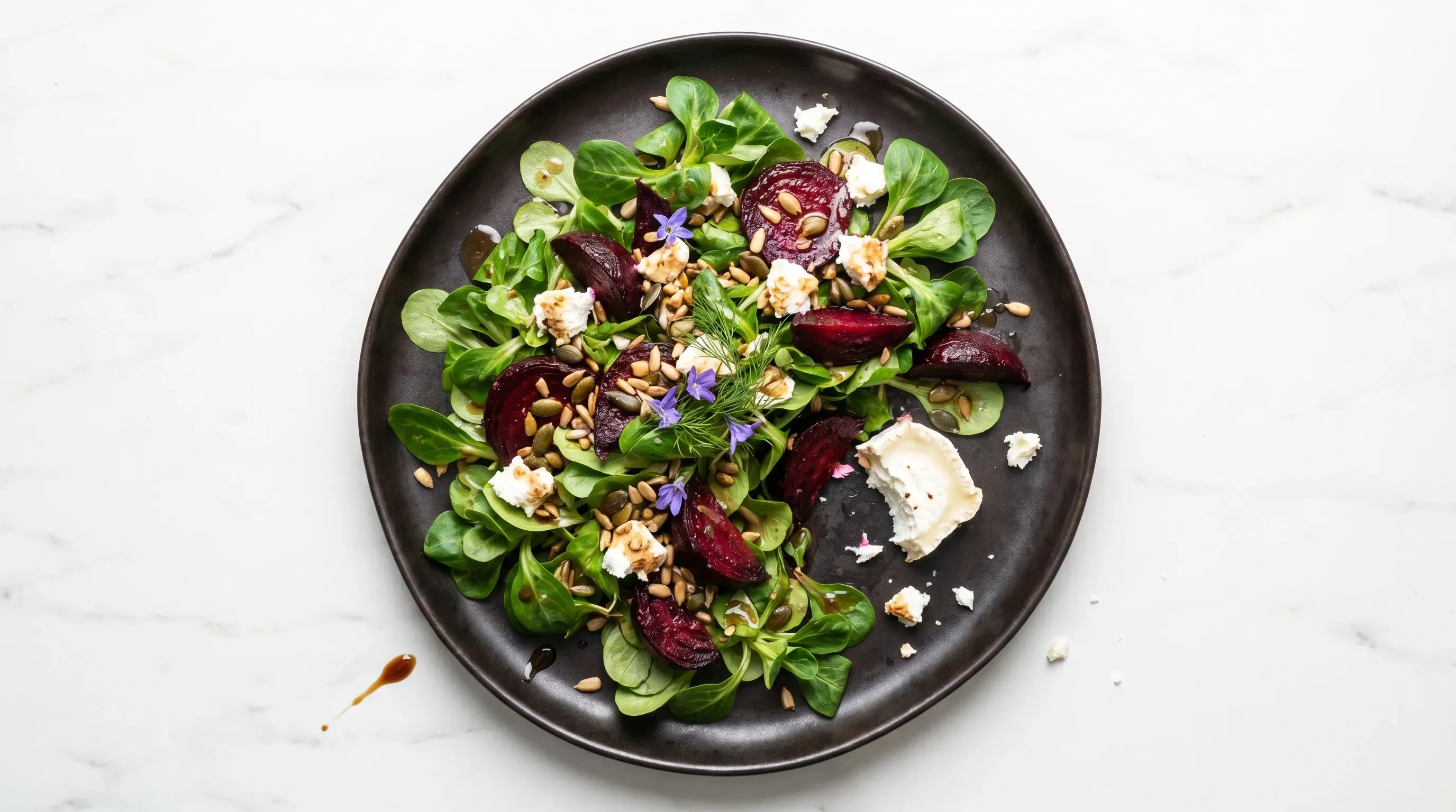 Feldsalat mit Ziegenkäse und Rote Beete