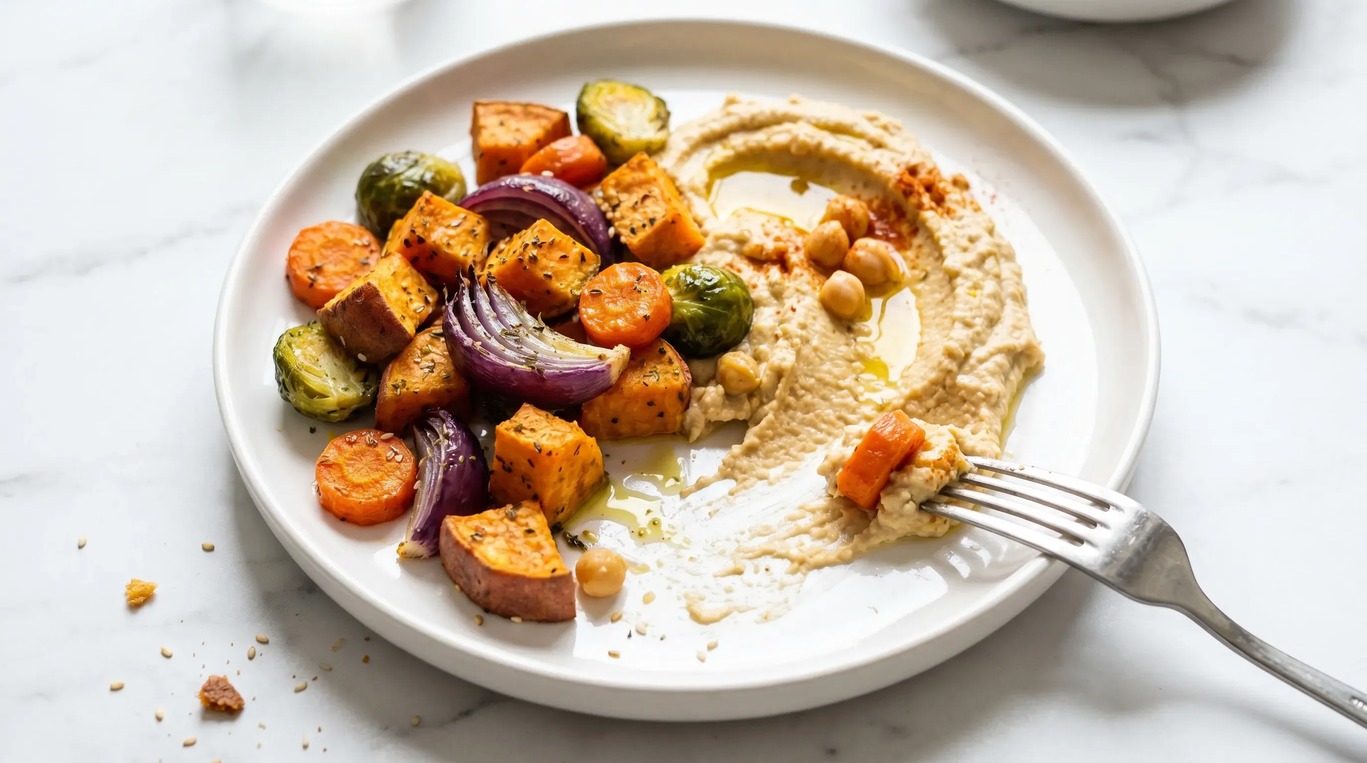 Ofengemüse mit Süsskartoffeln und Hummus