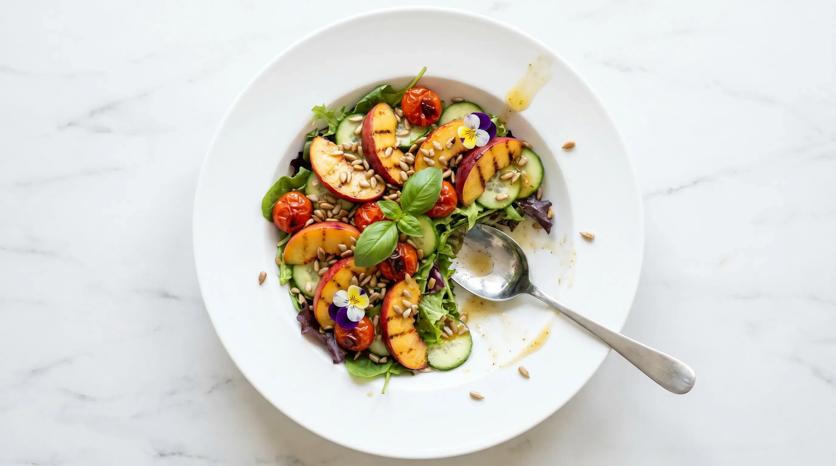 Sommerlicher Nektarinen-Salat